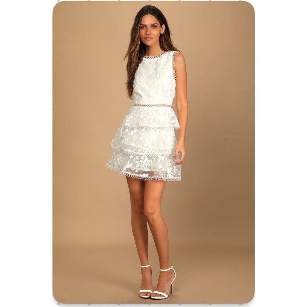 Lulus Look So Sweet White Floral Embroidered Organza Mini Dress NWOT Size M